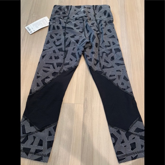 Lululemon Pace Rival HR Crop 22” - Picture 4 of 4